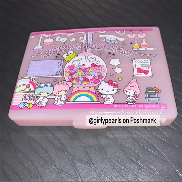 Hello Kitty Pill Case or Jewelry Holder Adjustable Removable Partitions - Picture 6 of 8
